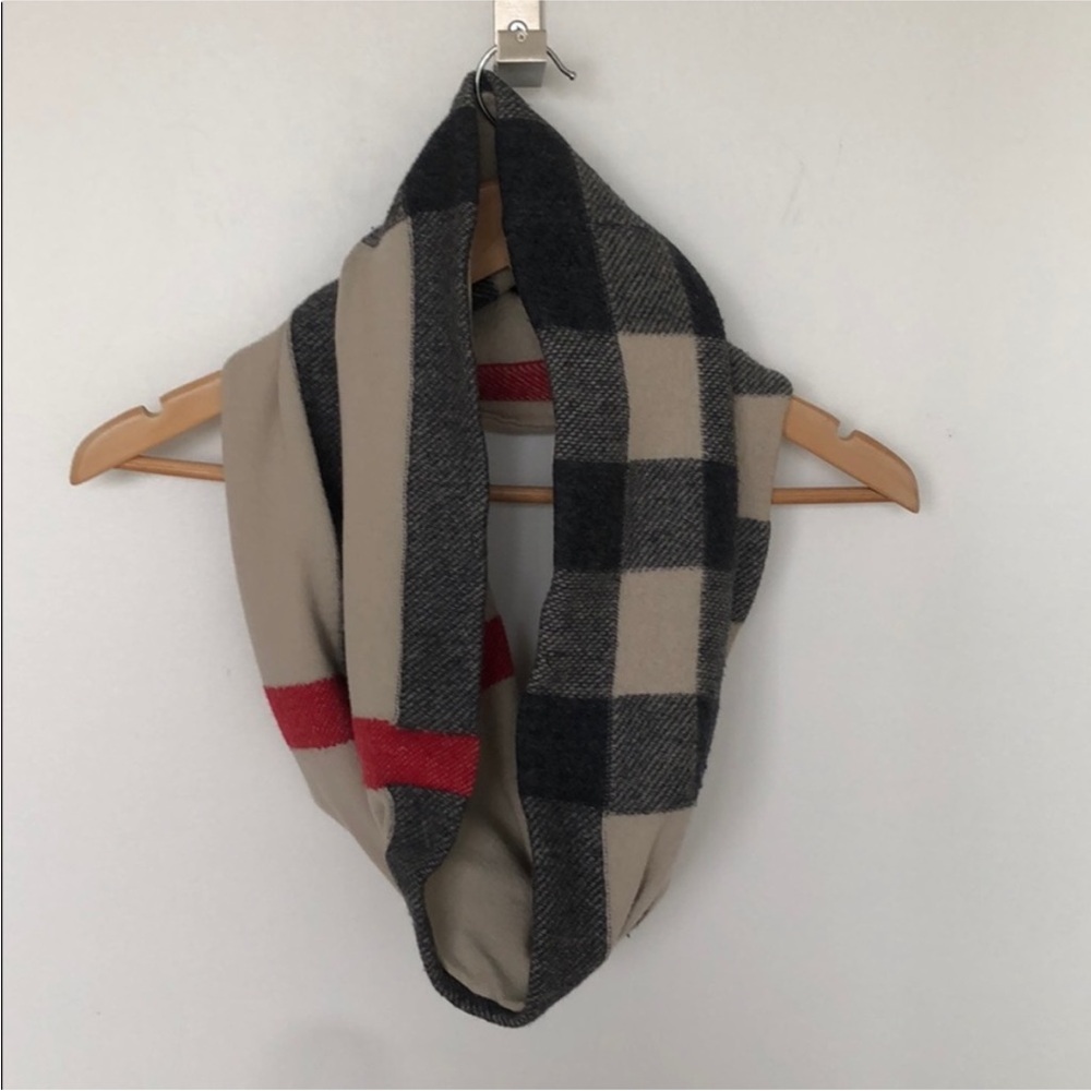 Sale!🎉♥️Rare Burberry Wool Infinity Scarf